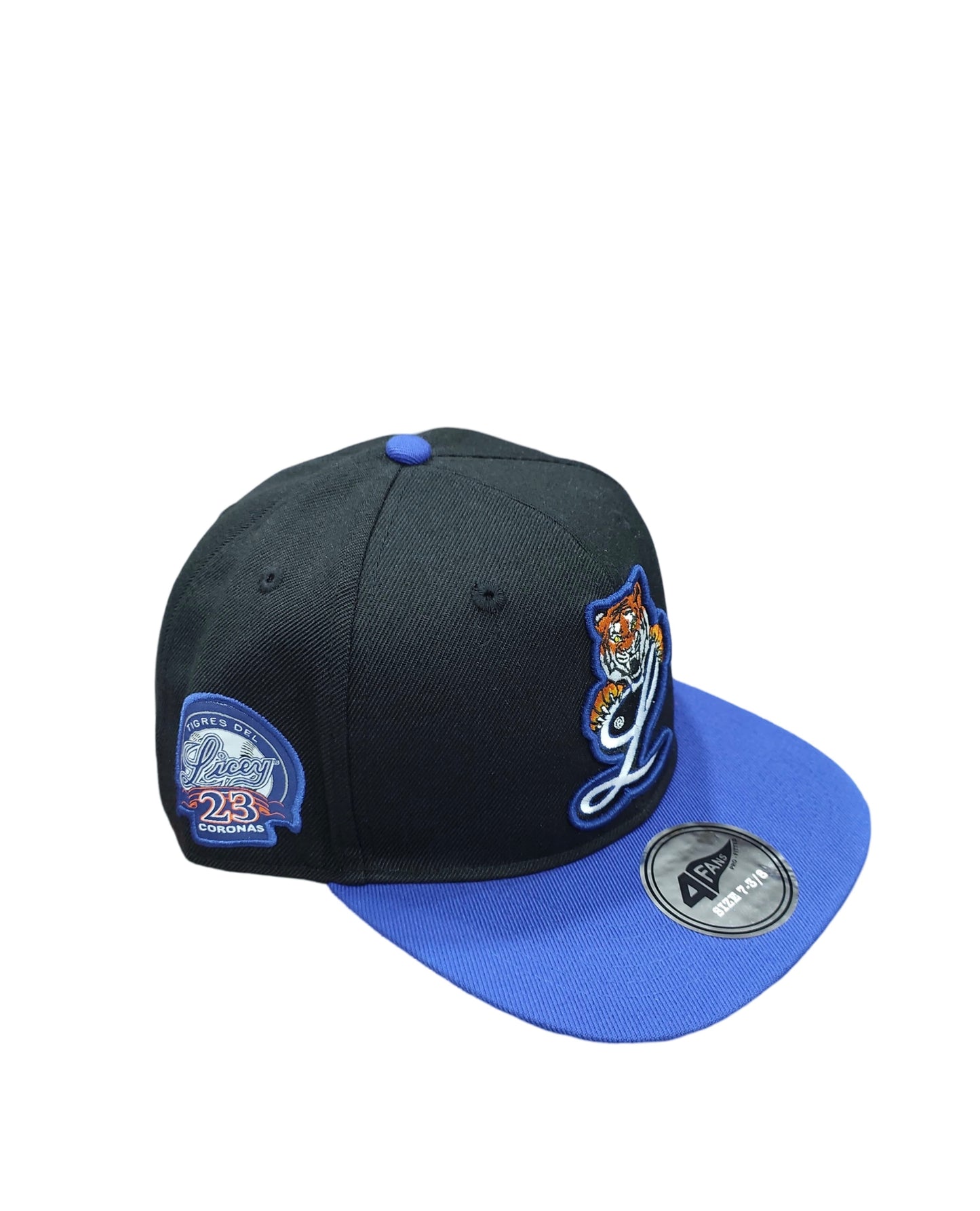 Gorra 4Fans cerrada De los tigres del Licey negra