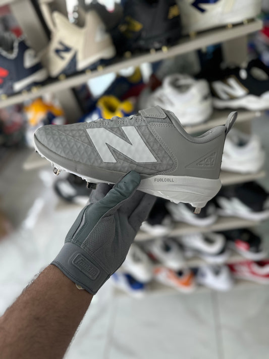 Ganchos de Metal New Balance L4040TG8 V8 Beisbol