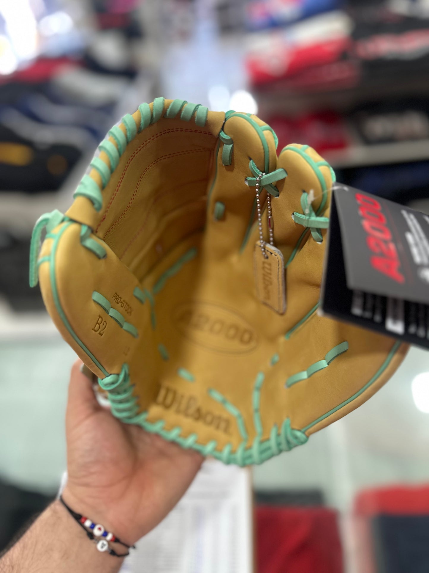 Guante de pitcher Wilson A2000 12