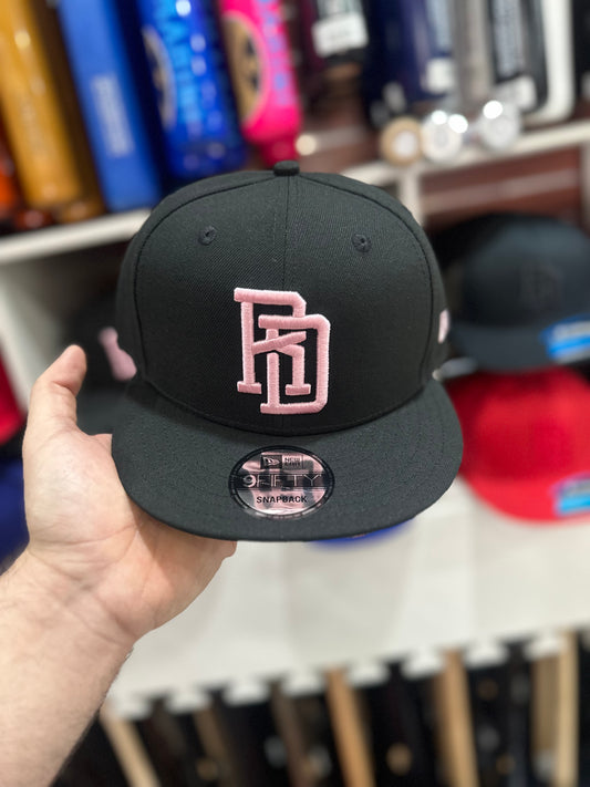 Gorra New Era 9FIFTY República Dominicana Negra 70874815